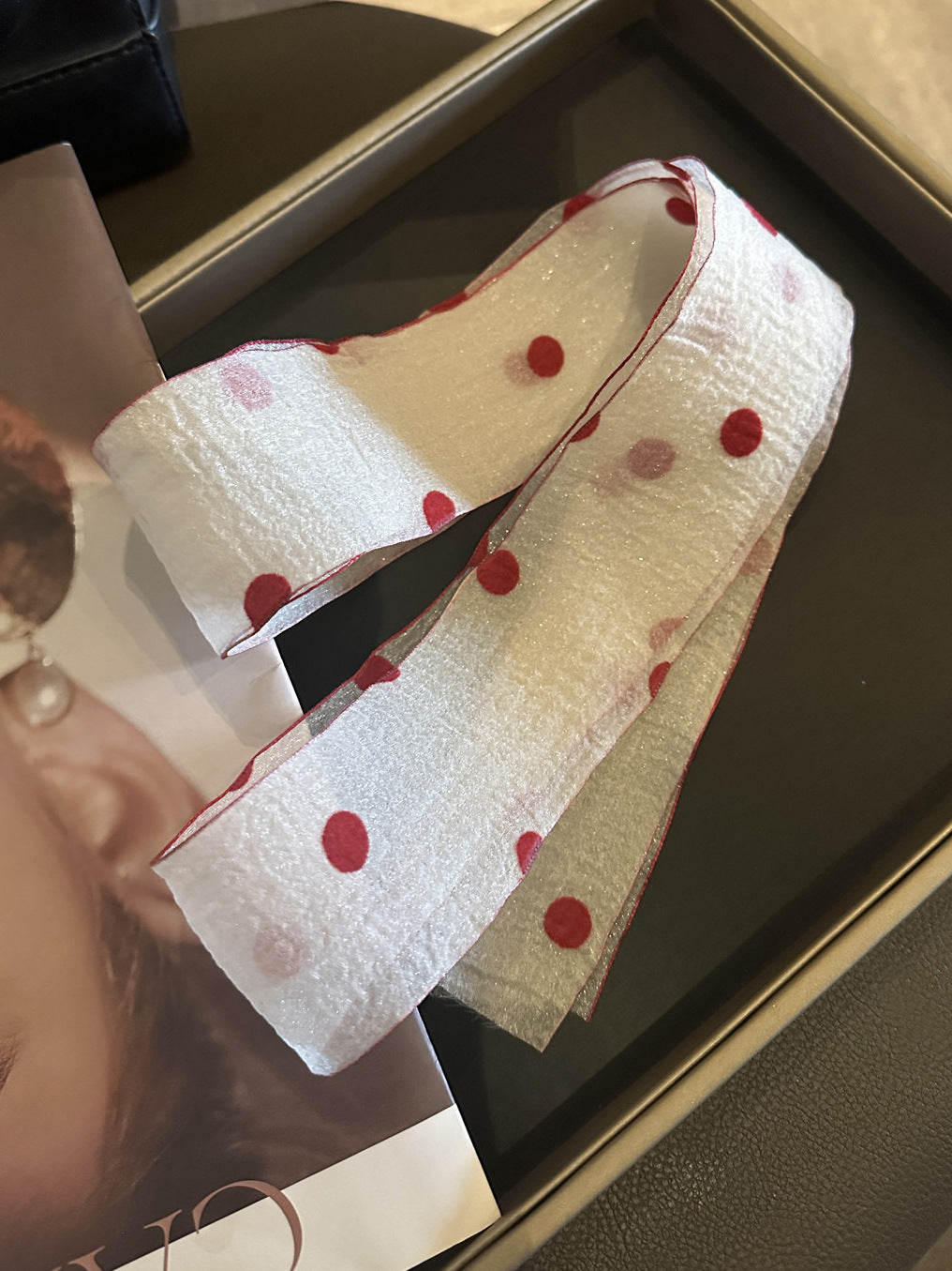 Bufanda de seda con encaje decorativo de lunares polares sencilla a la moda para mujer