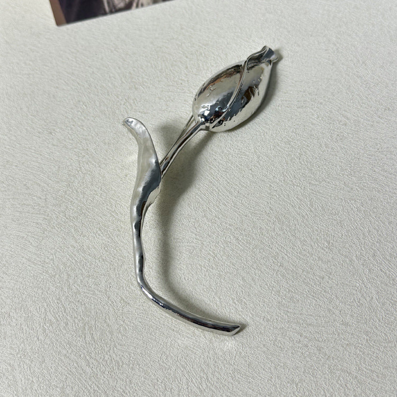 Broche élégante en forme de bouton de tulipe pour femme