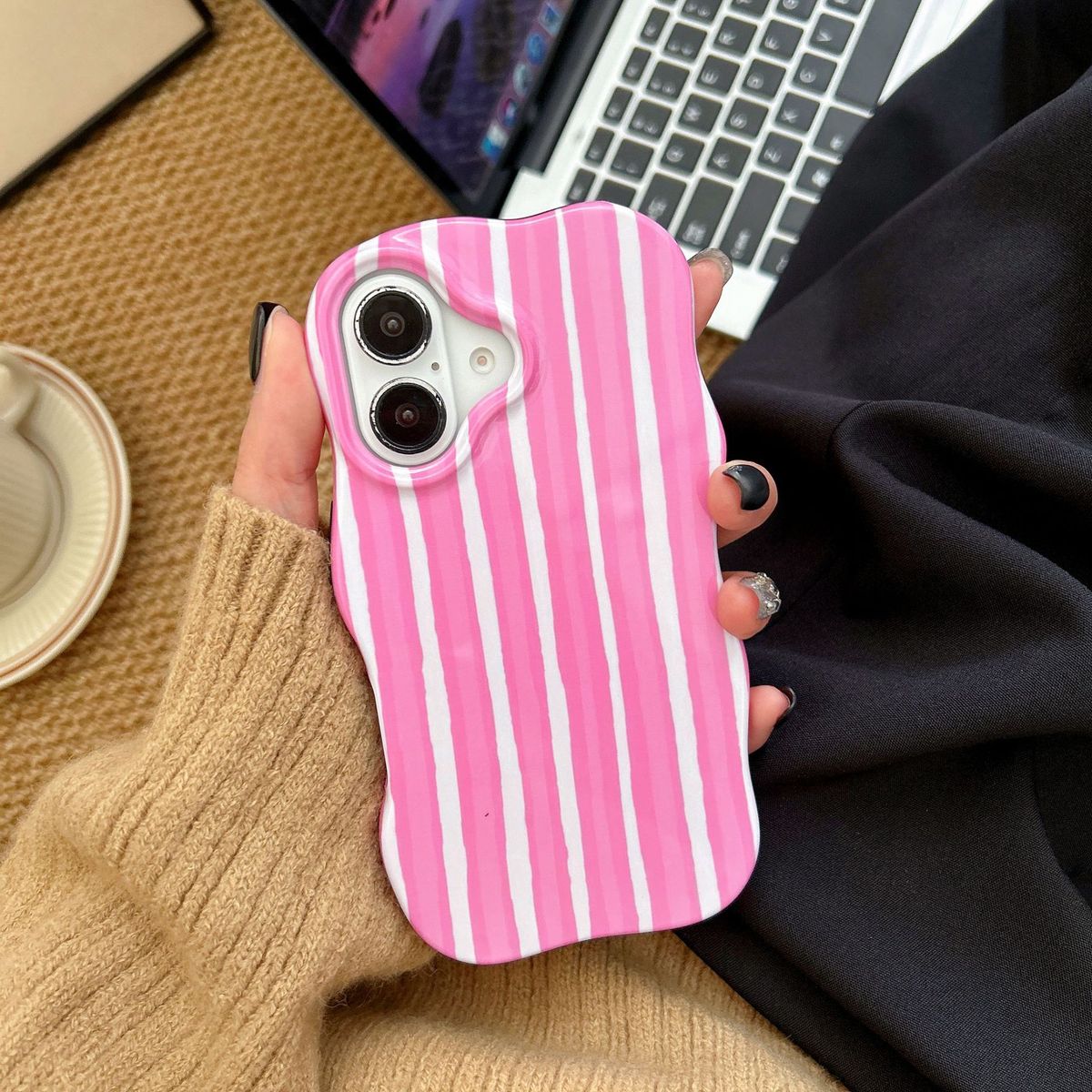 Women Fashion Color Matching Stripe Wavy Edge Iphone Case