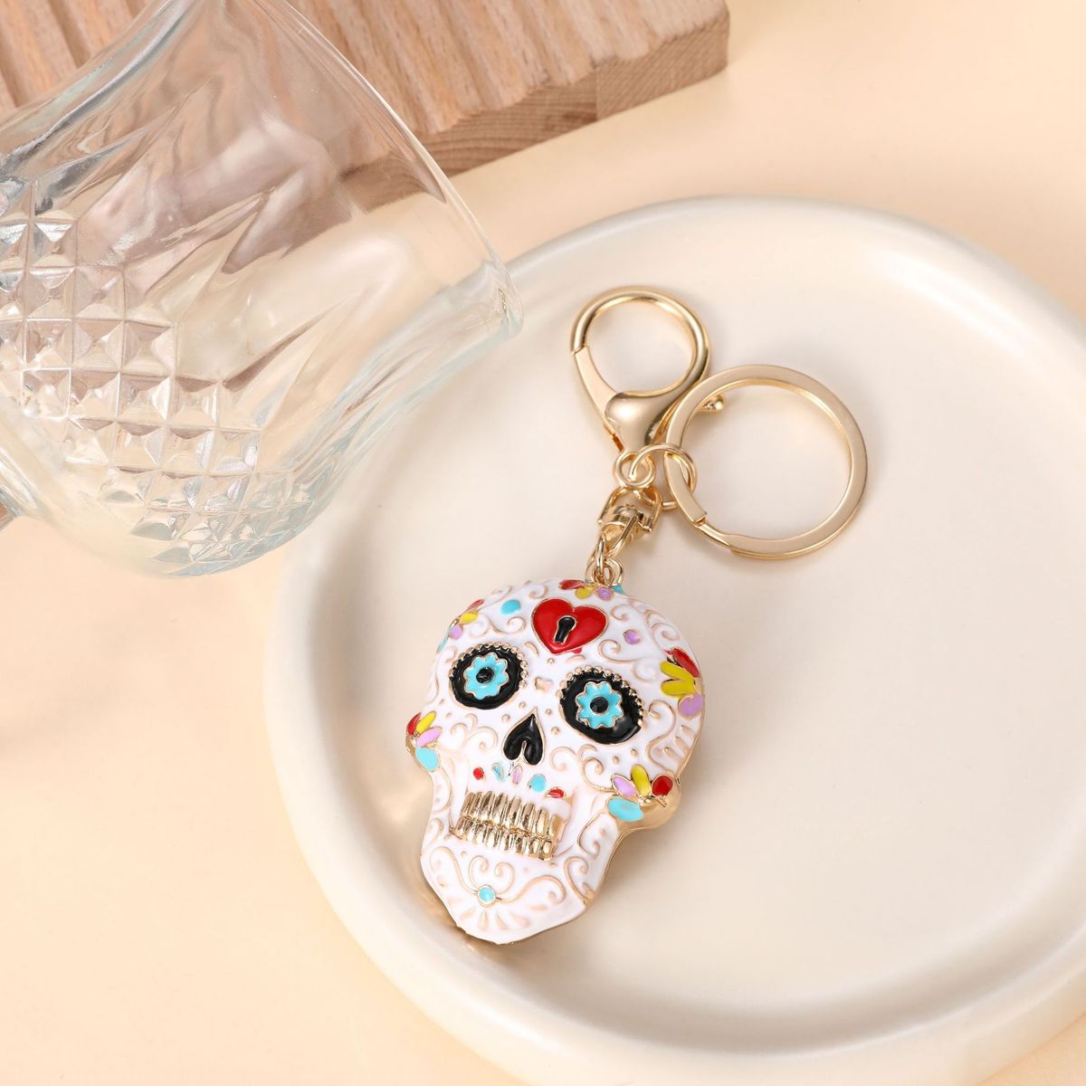 Llavero de calavera de mandala de Halloween con esmalte multicolor - Accesorio de arte moderno