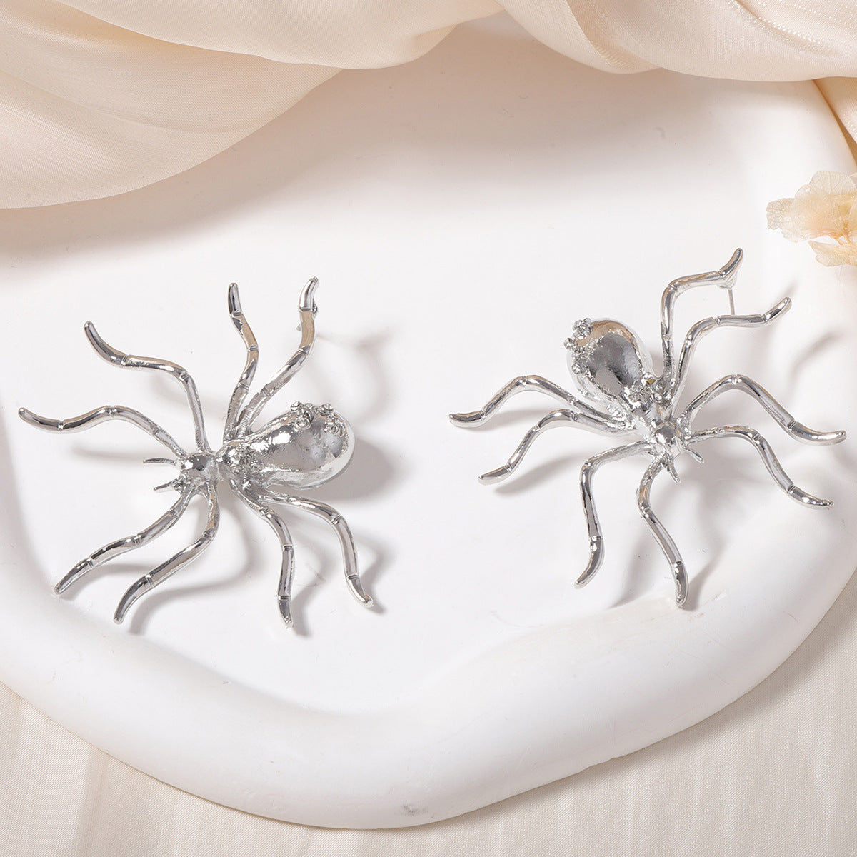 Women Fashion Exaggerated Alloy Spider Earrings