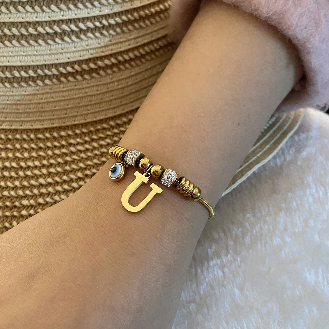 Pulsera de cuentas de acero inoxidable con alfabeto de moda