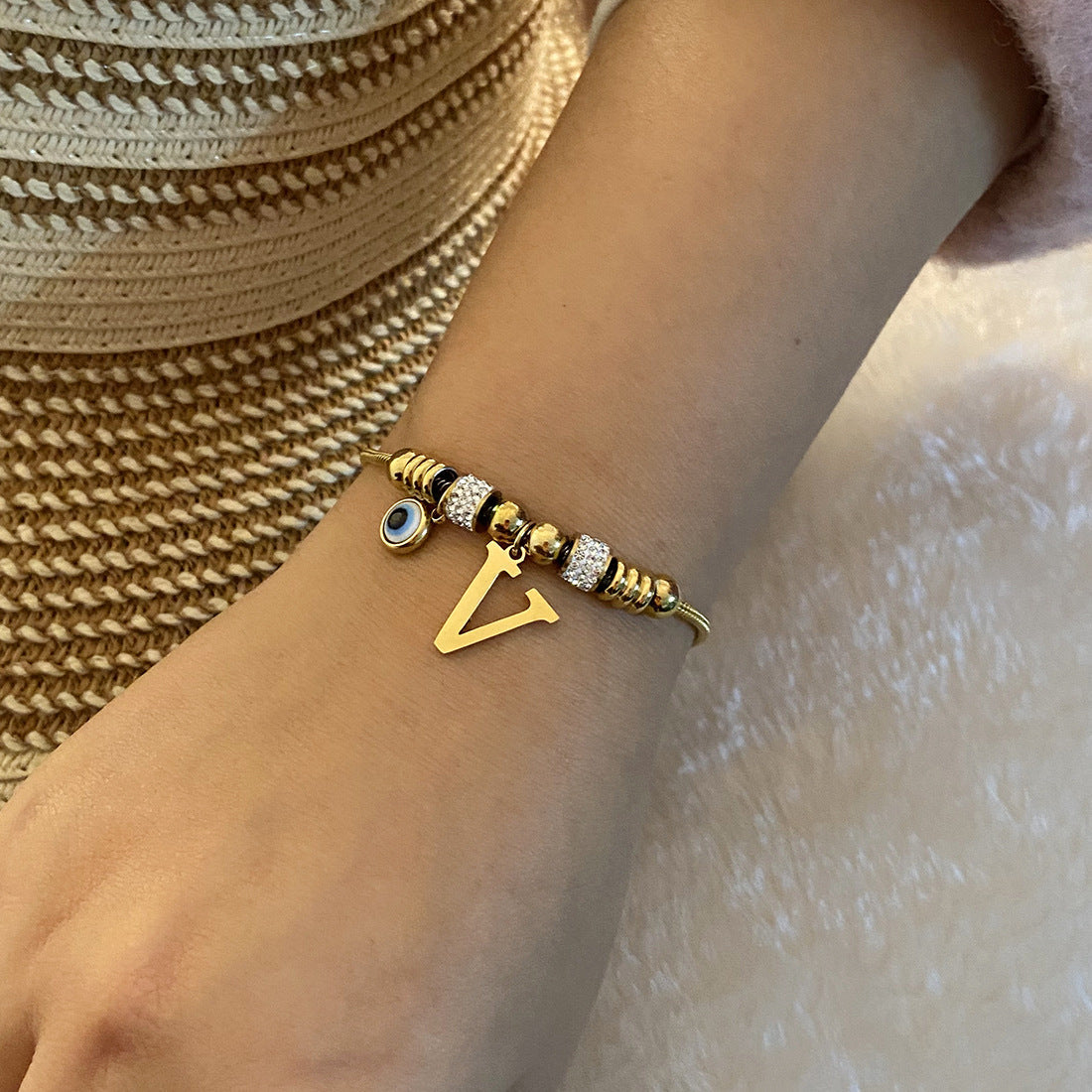 Pulsera de cuentas de acero inoxidable con alfabeto de moda