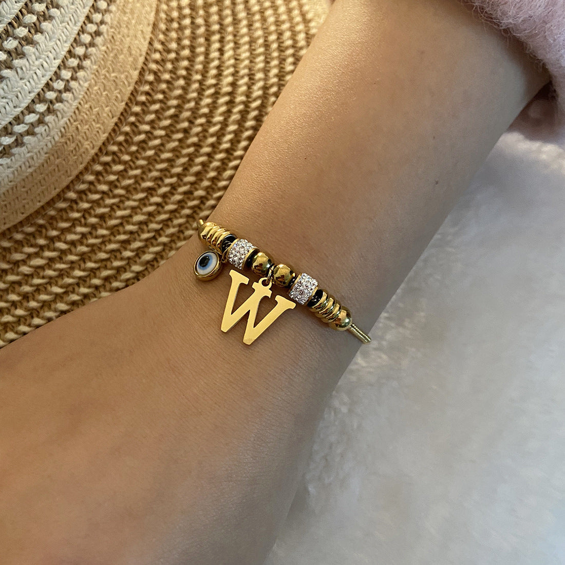 Pulsera de cuentas de acero inoxidable con alfabeto de moda