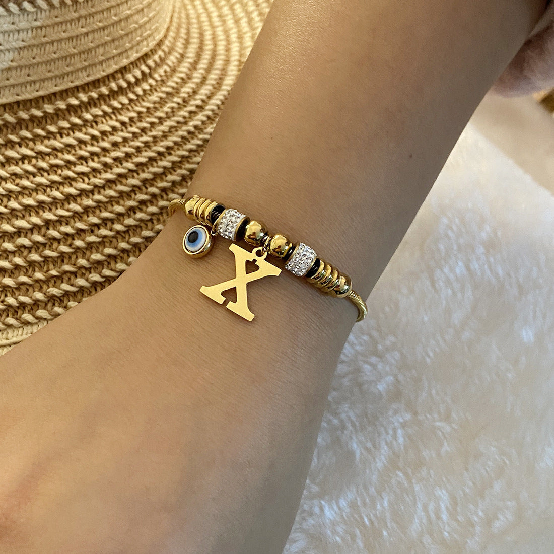 Pulsera de cuentas de acero inoxidable con alfabeto de moda