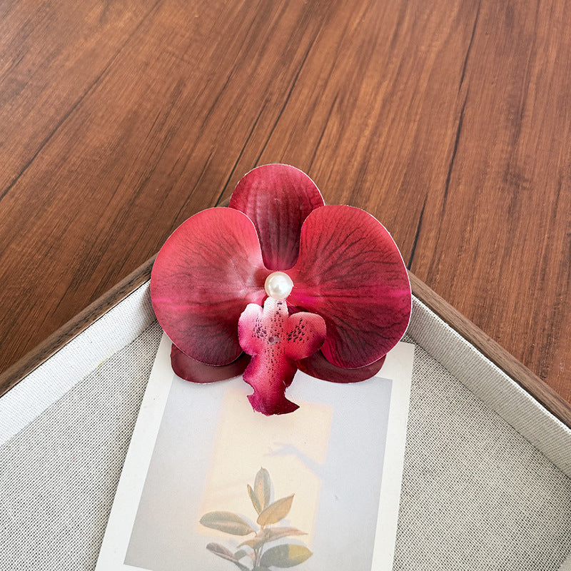 Accesorios florales para el cabello con mariposas para la playa