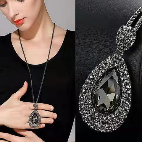 Collar con colgante de cristal largo exagerado de moda para mujer