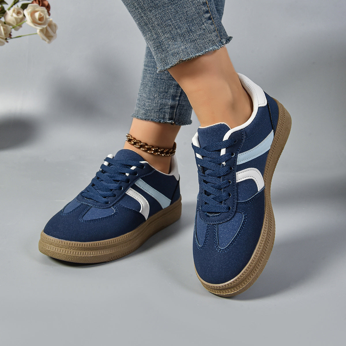 Zapatillas deportivas informales con suela gruesa y bloques de color a la moda para mujer