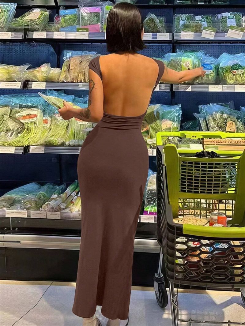 Robe moulante dos nu à manches courtes et col rond pour femme
