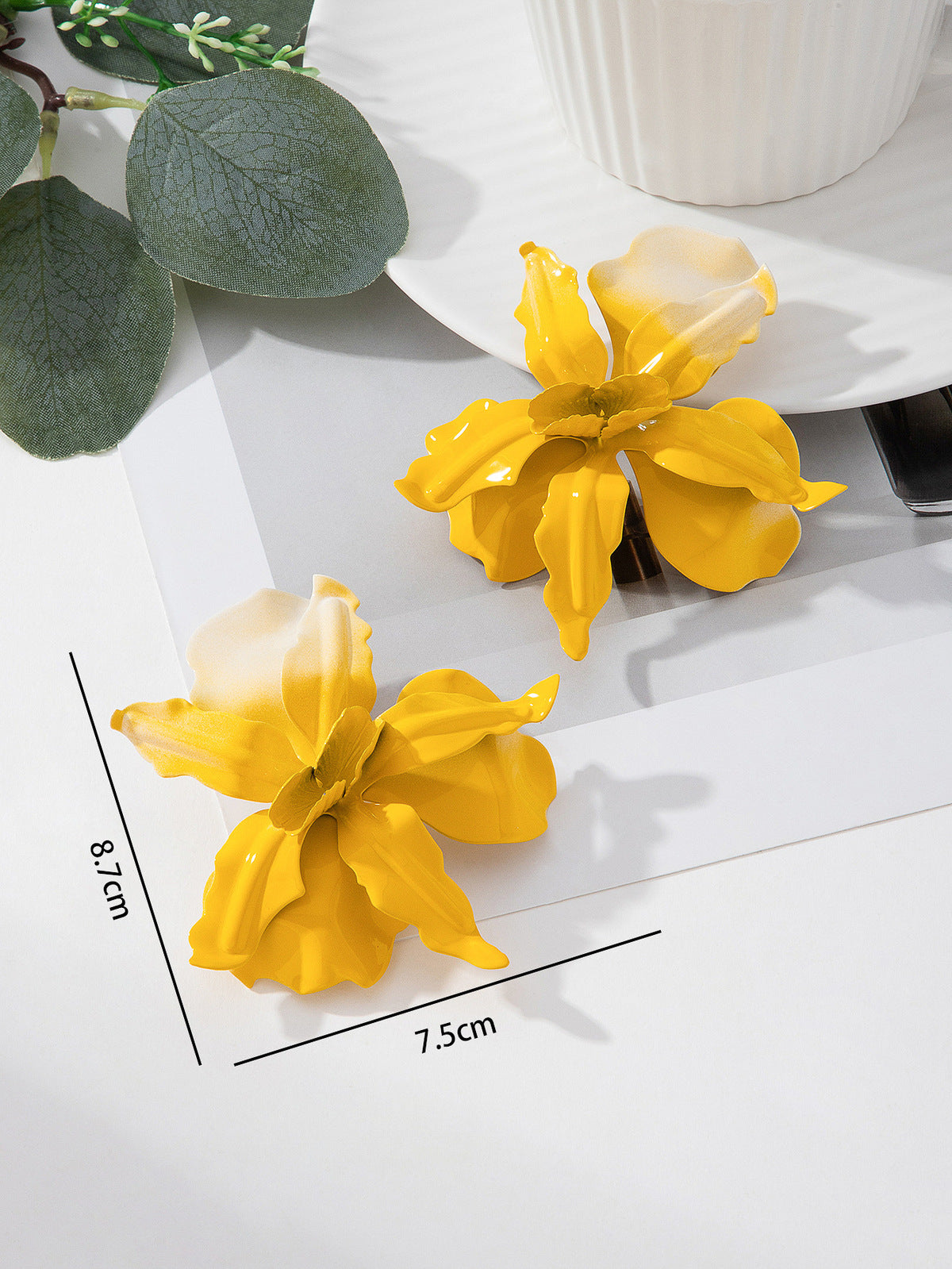 Pendientes florales exagerados de moda, estilo flor de aleación, tendencia