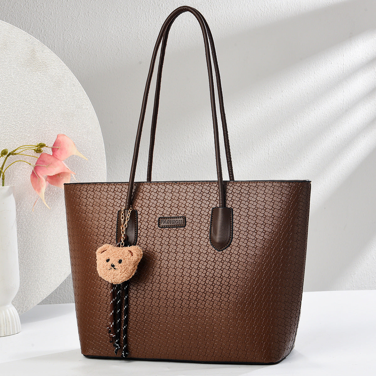 Sac fourre-tout décontracté en PU de grande capacité pour femme avec pendentif ours