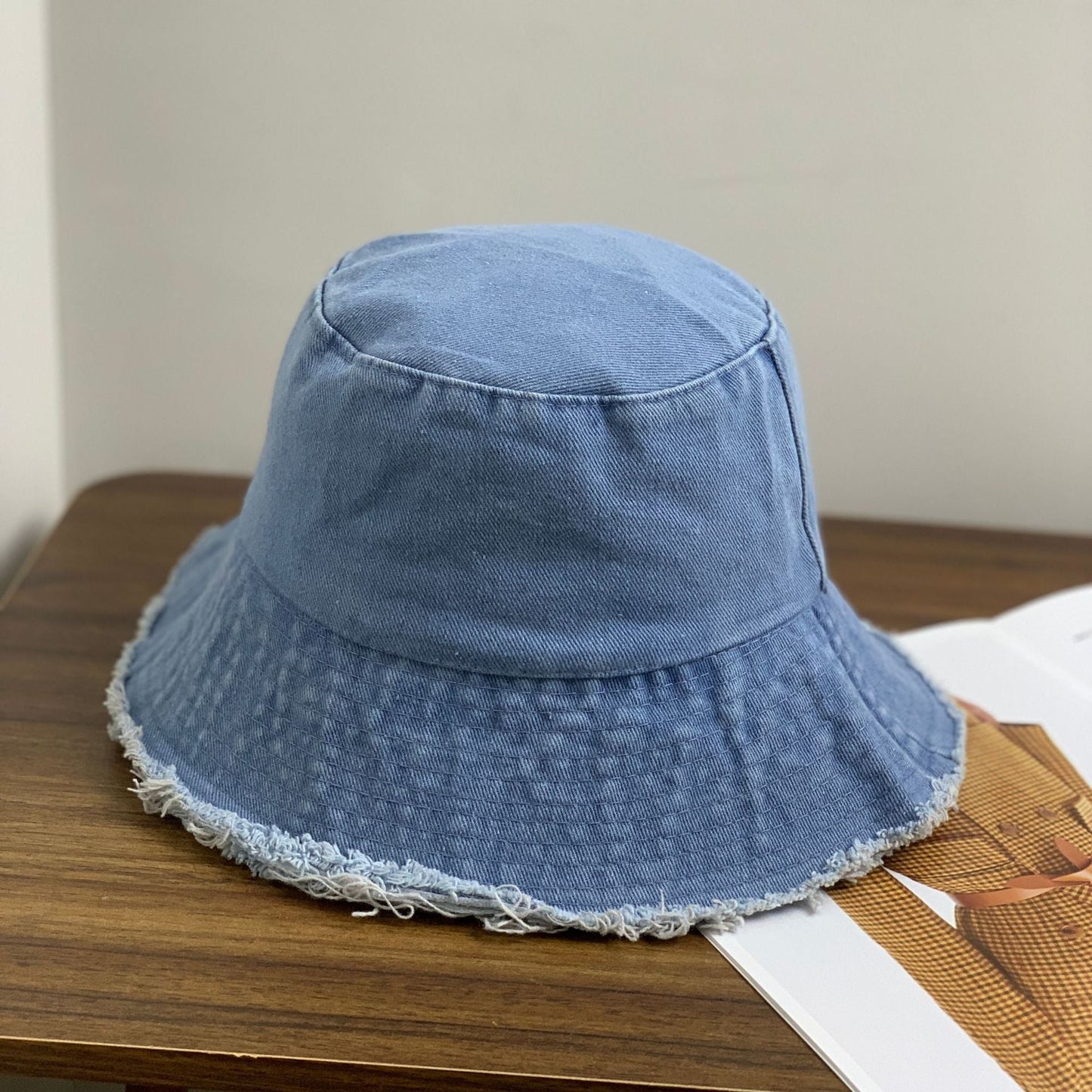 Sombrero de pescador de mezclilla personalizado con dobladillo sin rematar y protector solar de moda