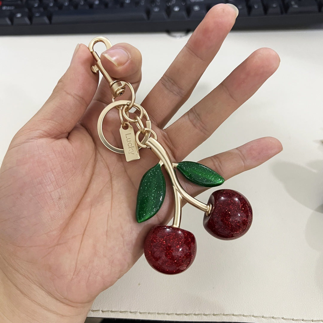 Porte-clés pendentif en forme de cerise, accessoire tendance en résine et métal