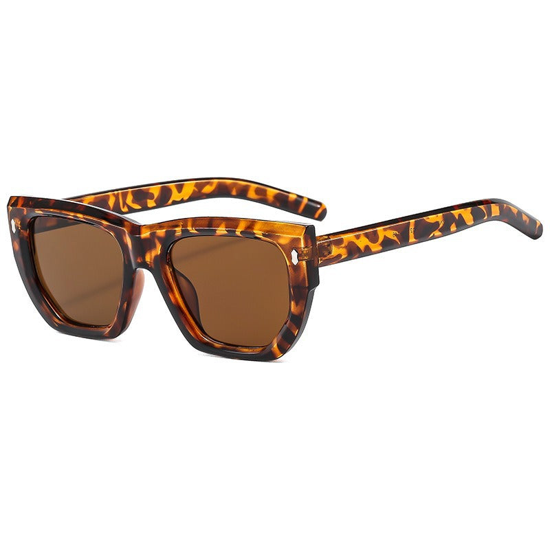 Gafas de sol con montura cuadrada sencilla y diseño de uñas de arroz para mujer