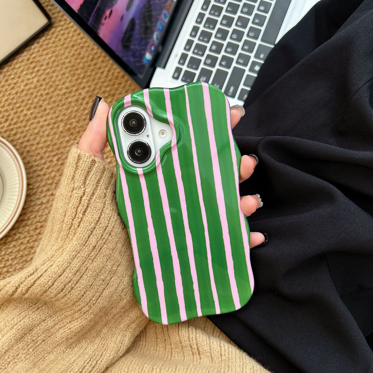 Women Fashion Color Matching Stripe Wavy Edge Iphone Case