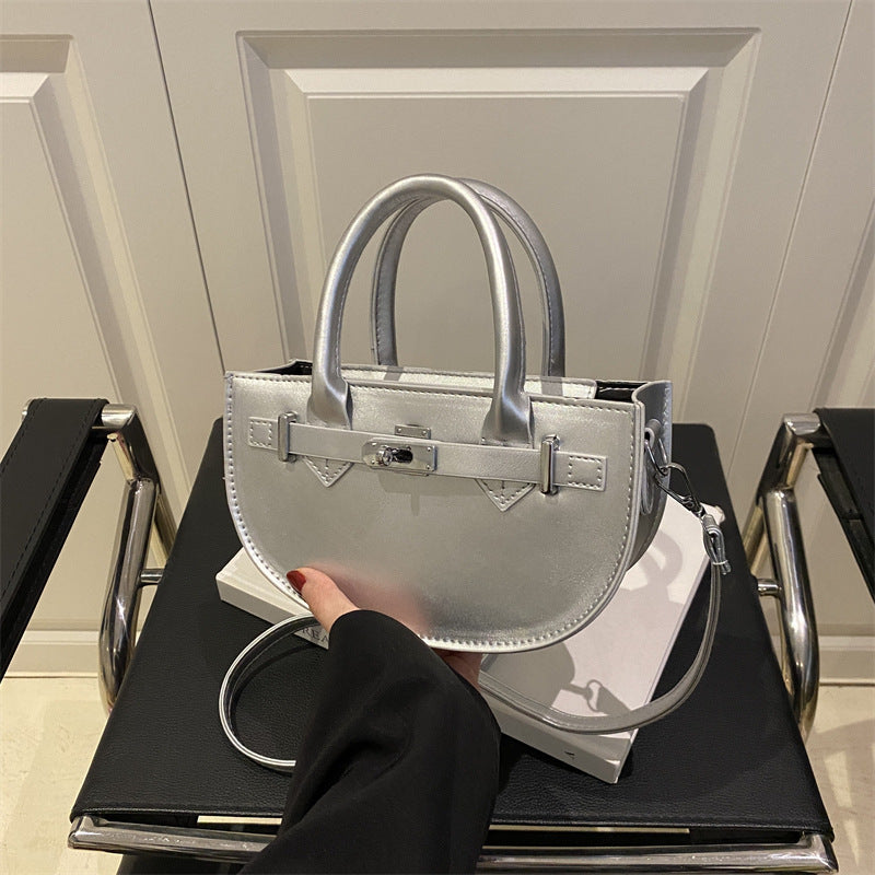 Bolso de hombro de diseño moderno para mujer, ideal para el día a día en verano.