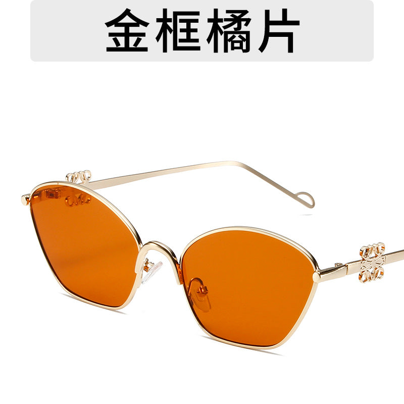 Lunettes de soleil polygonales à monture métallique simple