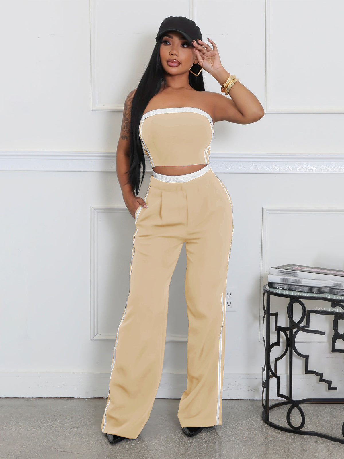 Ensemble haut sans bretelles et pantalon large à coutures contrastées pour femme