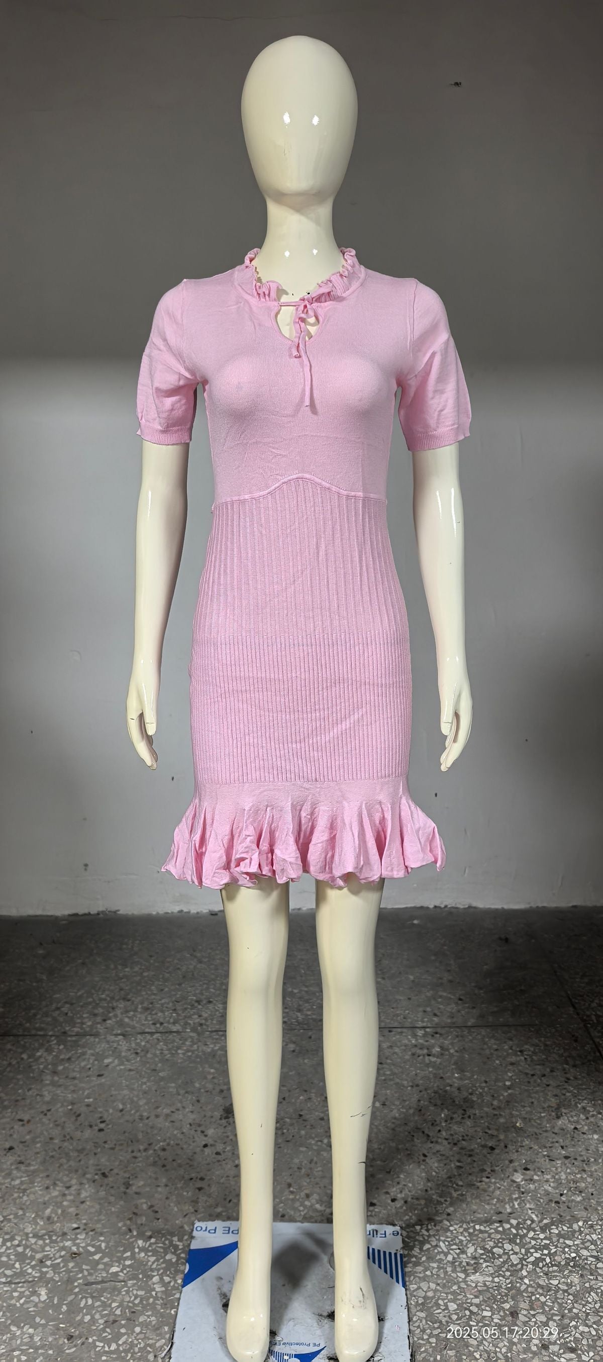 Robe élégante à volants de couleur unie pour femmes