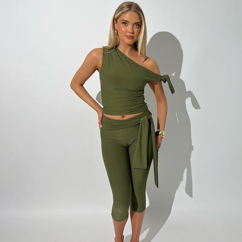 Conjunto de top y pantalones cortos sin mangas de color liso a la moda para mujer