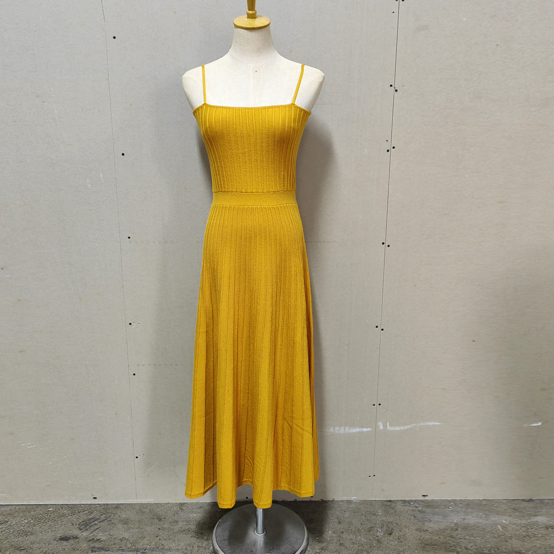 Robe longue à bretelles spaghetti pour femme, idéale pour les vacances d'été
