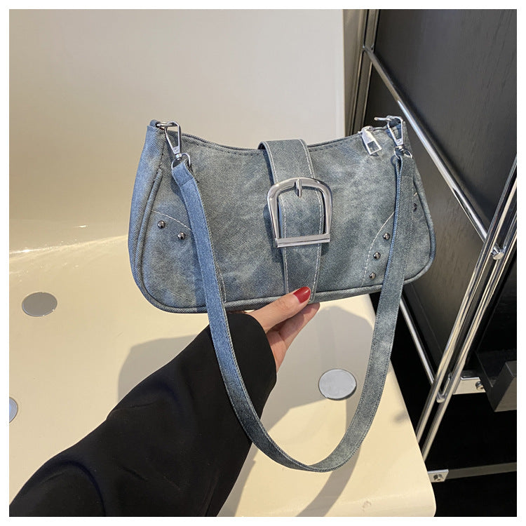 Bolso sencillo de moda con remaches para debajo del brazo