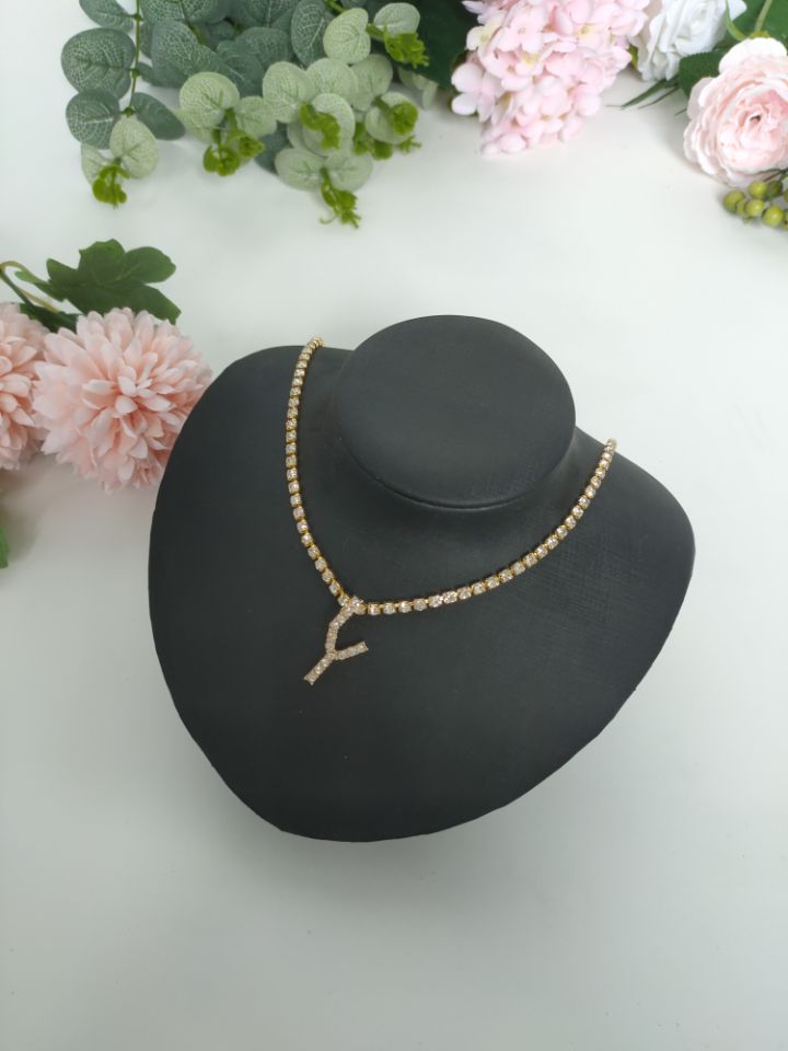 Collar con alfabeto de diamantes de imitación para mujer