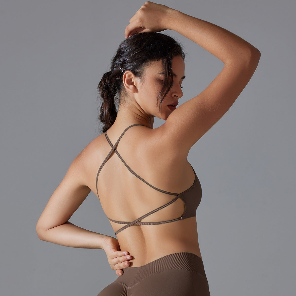 Soutien-gorge de sport sexy sans coutures pour femmes, couleur unie, croisé, dos nu, pour le yoga