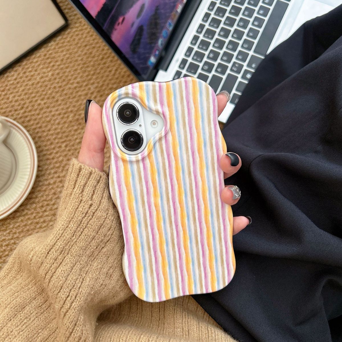 Women Fashion Color Matching Stripe Wavy Edge Iphone Case