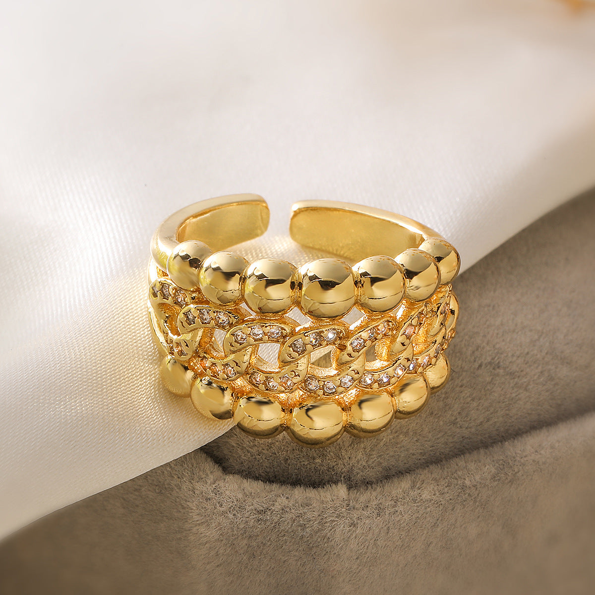 Anillo de oro chapado en cobre irregular de moda para mujer