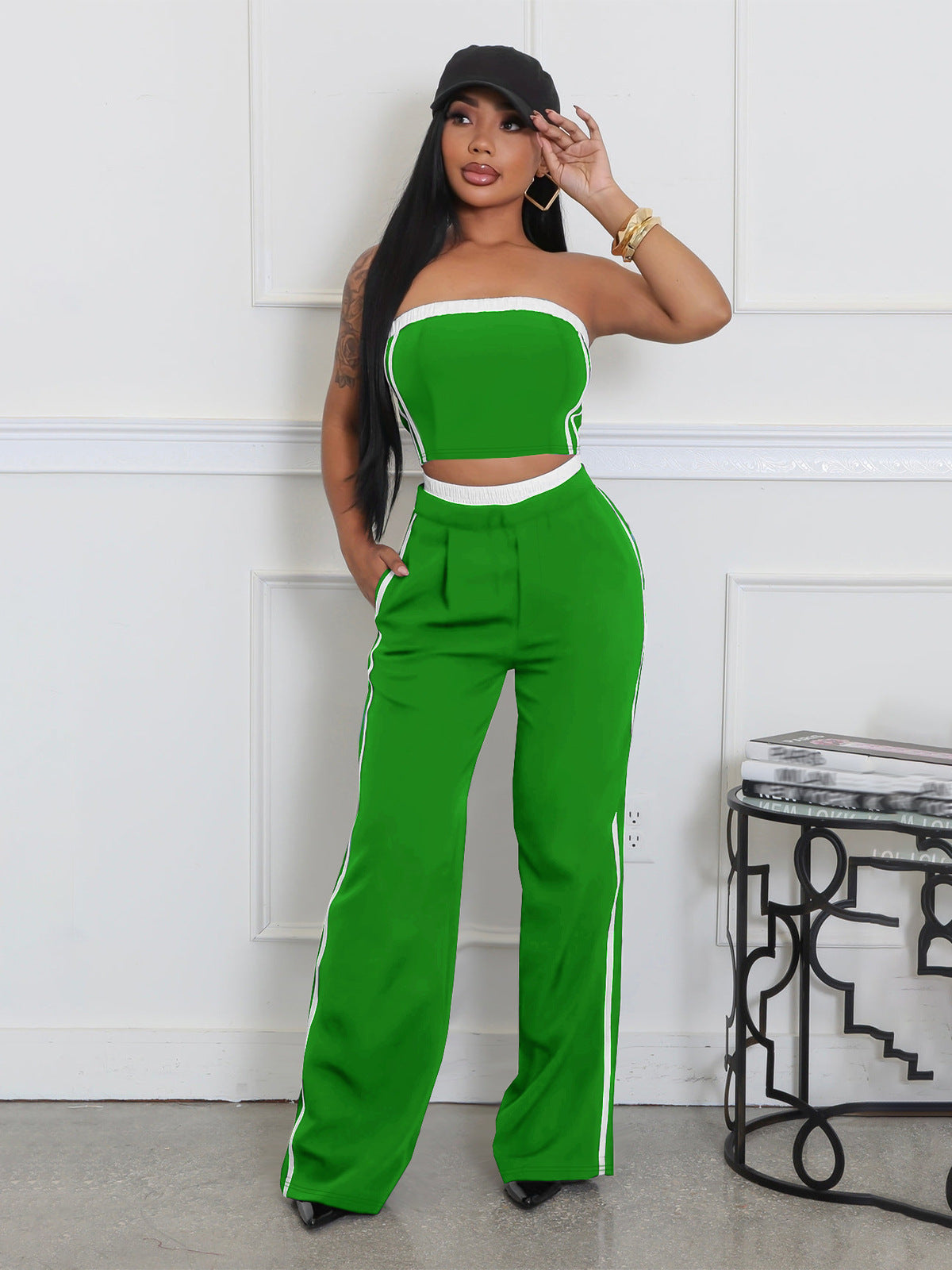 Ensemble haut sans bretelles et pantalon large à coutures contrastées pour femme