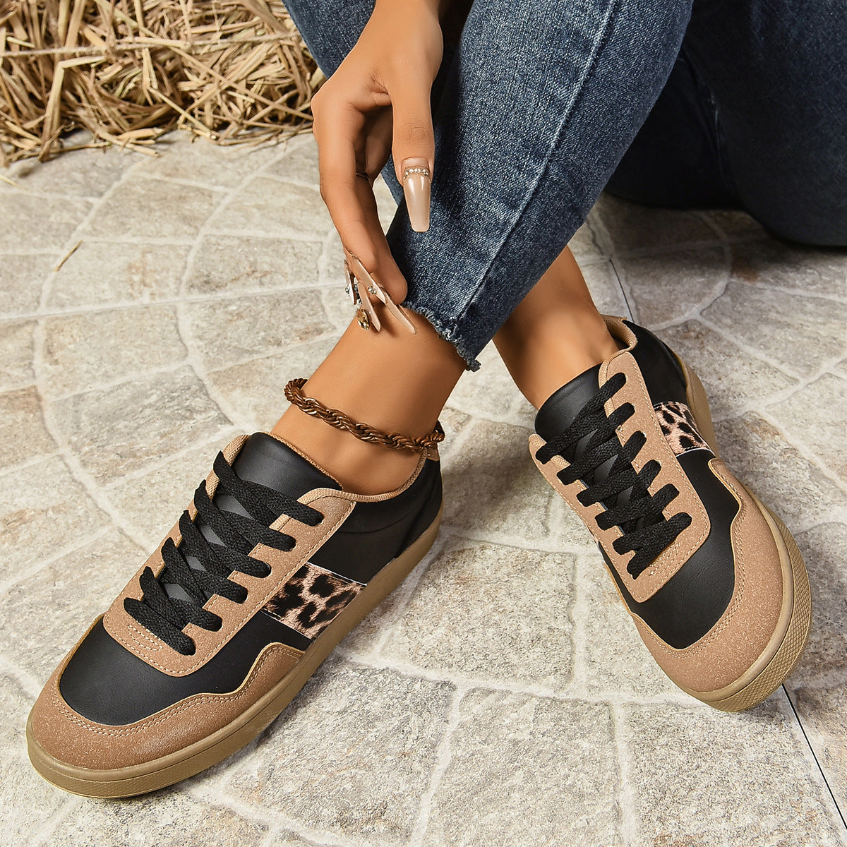 Zapatillas deportivas informales con suela gruesa y bloques de color a la moda para mujer