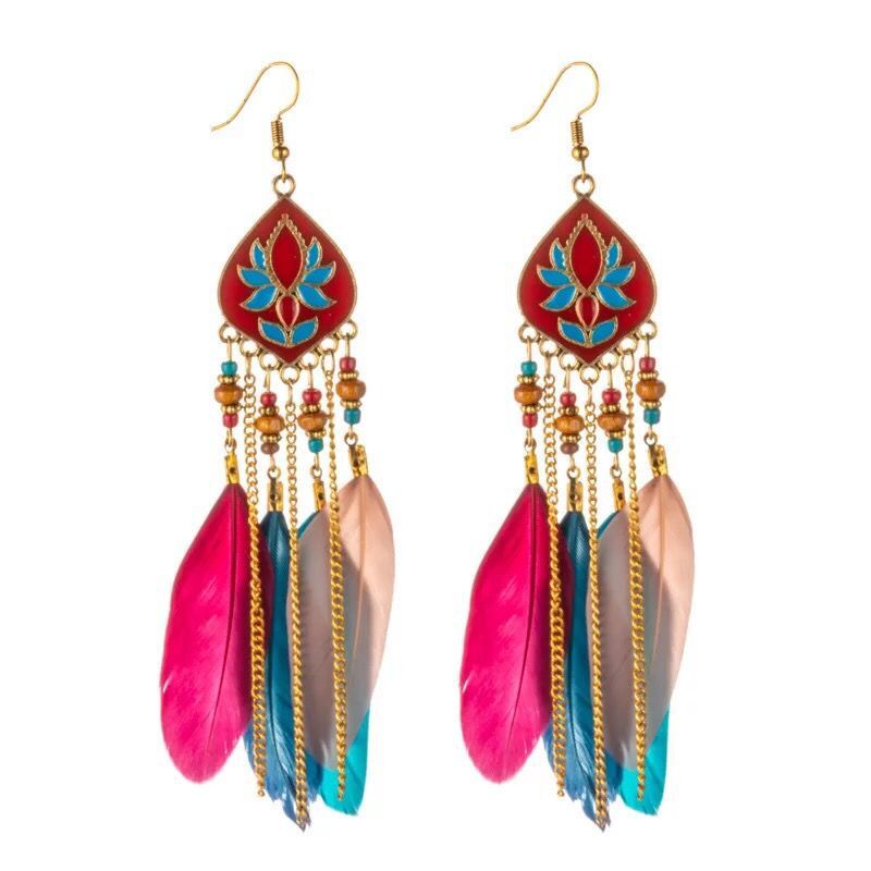 Pendientes bohemios con borlas de plumas y cuentas de flor de loto