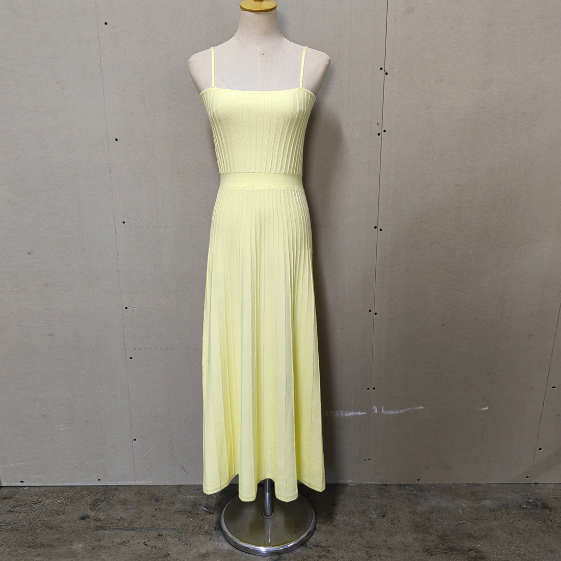 Robe longue à bretelles spaghetti pour femme, idéale pour les vacances d'été
