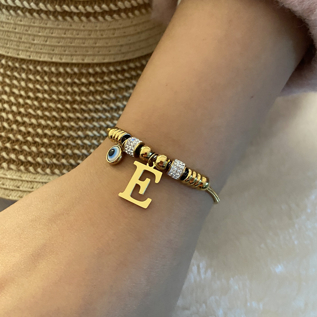 Pulsera de cuentas de acero inoxidable con alfabeto de moda