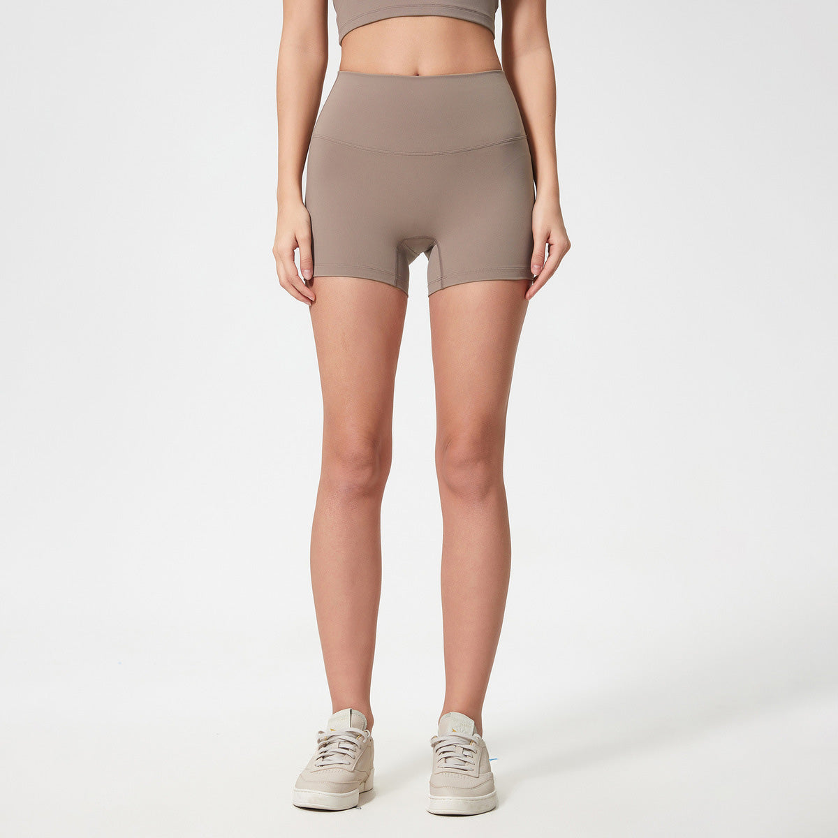 Short de yoga extensible décontracté de couleur unie pour femme