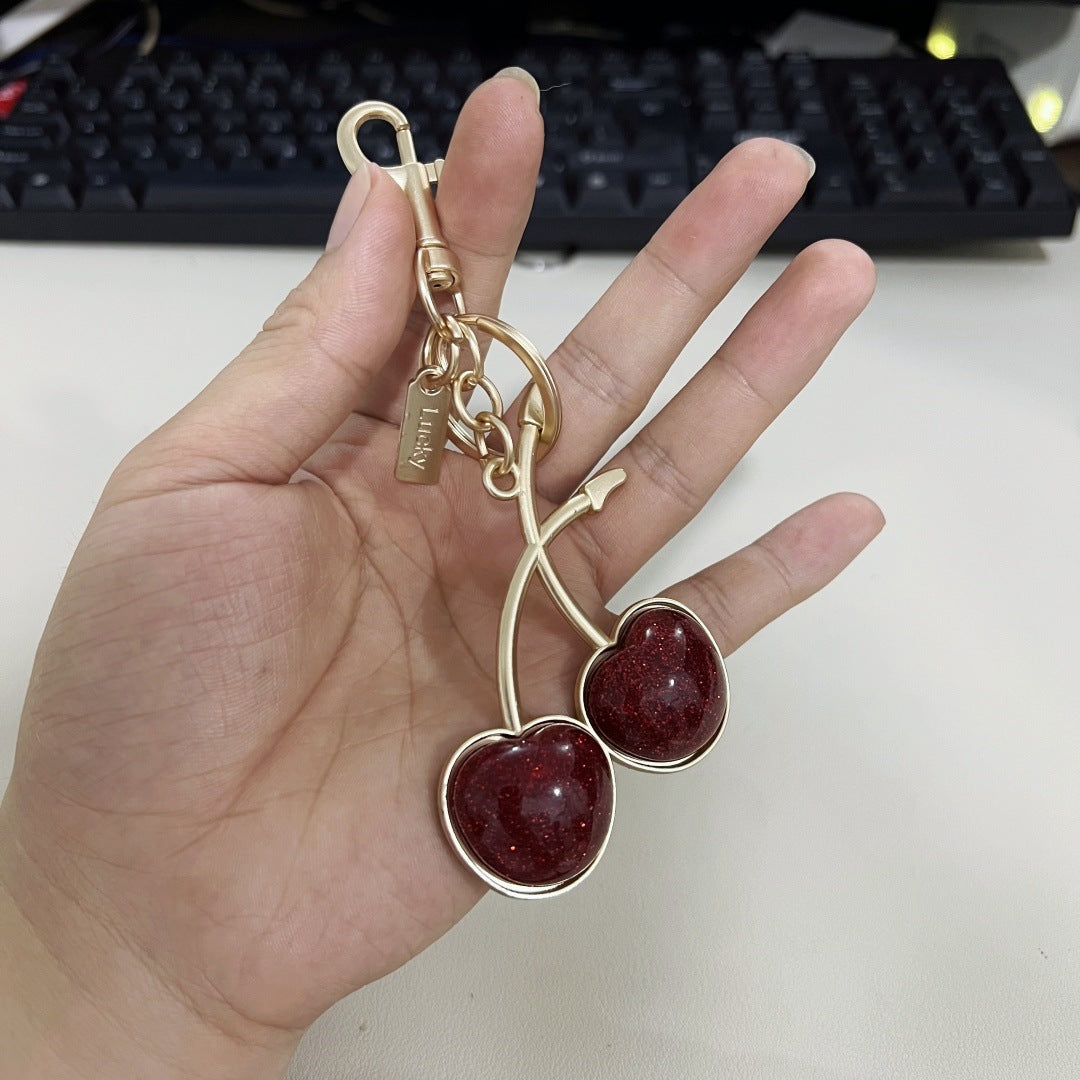 Porte-clés pendentif en forme de cerise, accessoire tendance en résine et métal