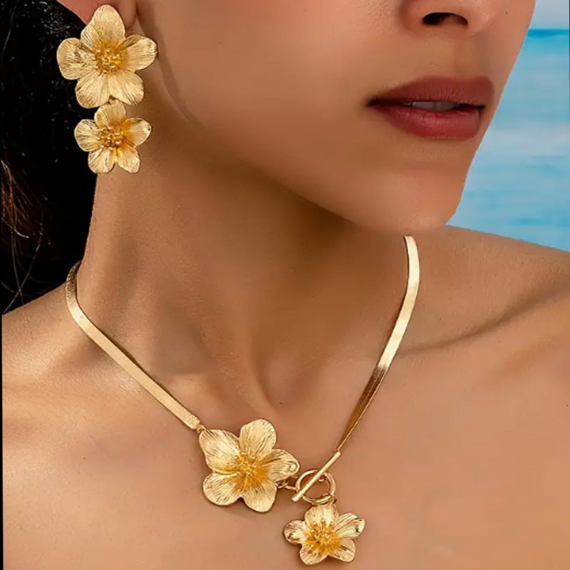 Elegant Alloy Floral Pendant Necklace Earrings Set - Fashion Jewelry