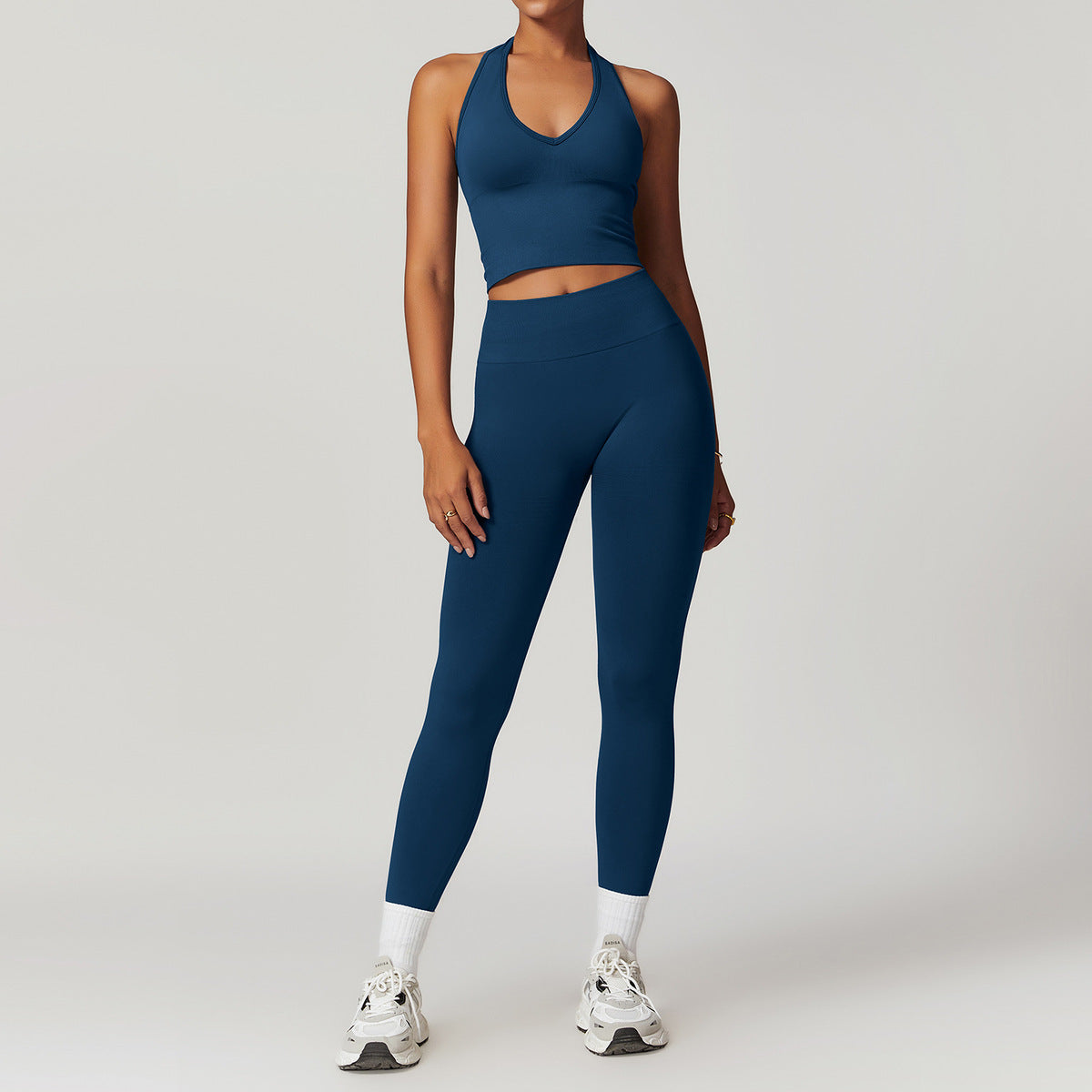 Conjunto de cuello halter sin costuras de color liso a la moda para mujer