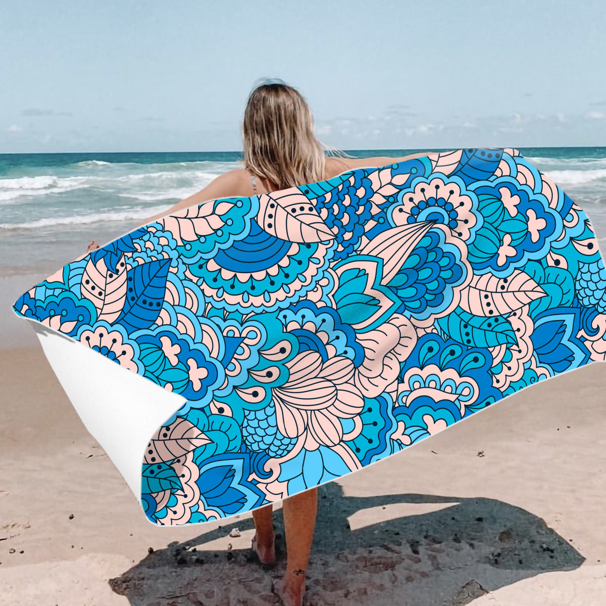 Toalla de playa de terciopelo con estampado geométrico informal de moda