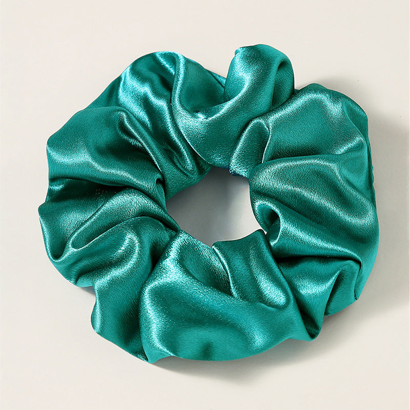 Grand chouchou surdimensionné en satin de couleur unie
