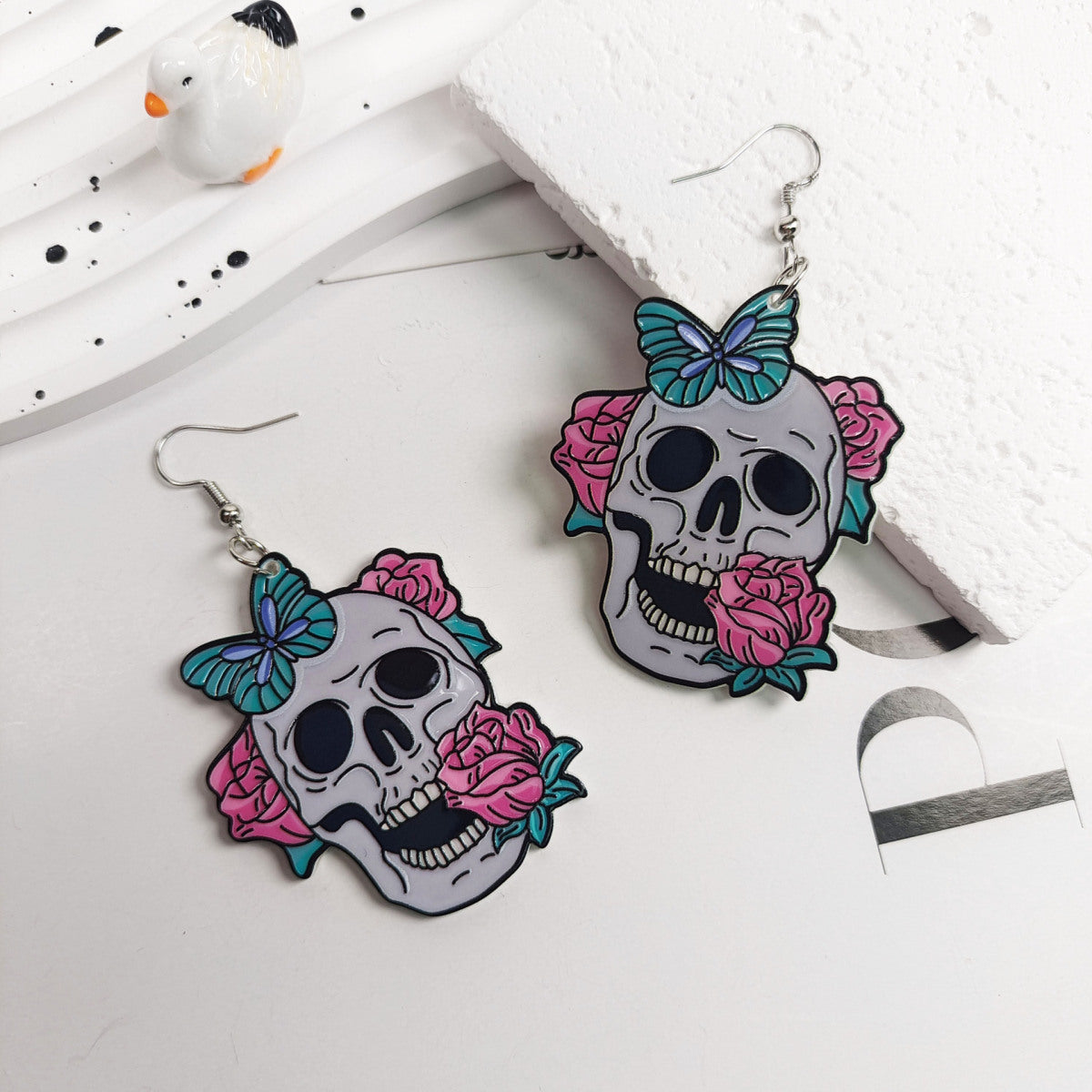 Pendientes acrílicos de Halloween para mujer con diseño de calavera de Diablo, fresa y lápida