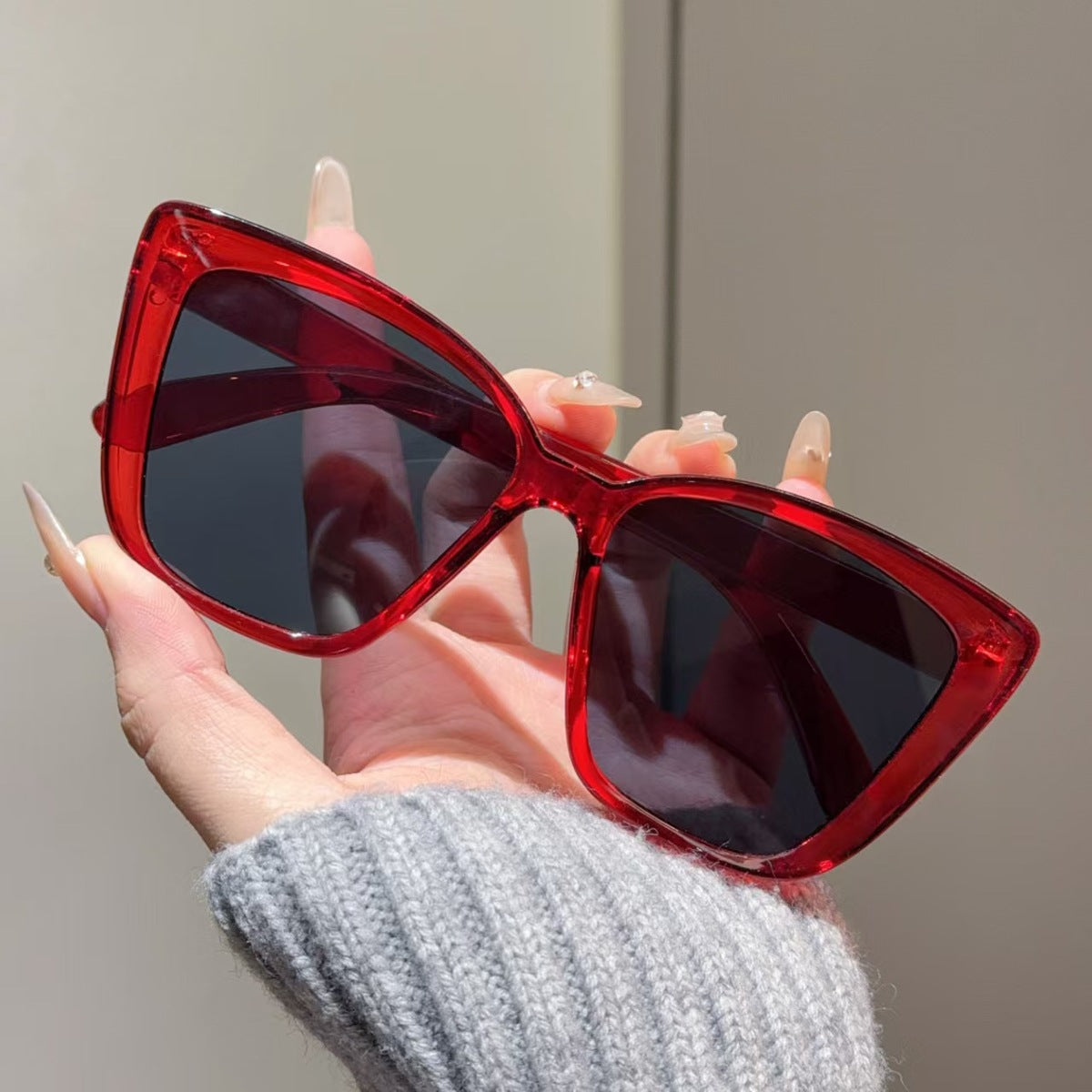 Gafas de sol de ojo de gato con montura grande y diseño moderno para mujer