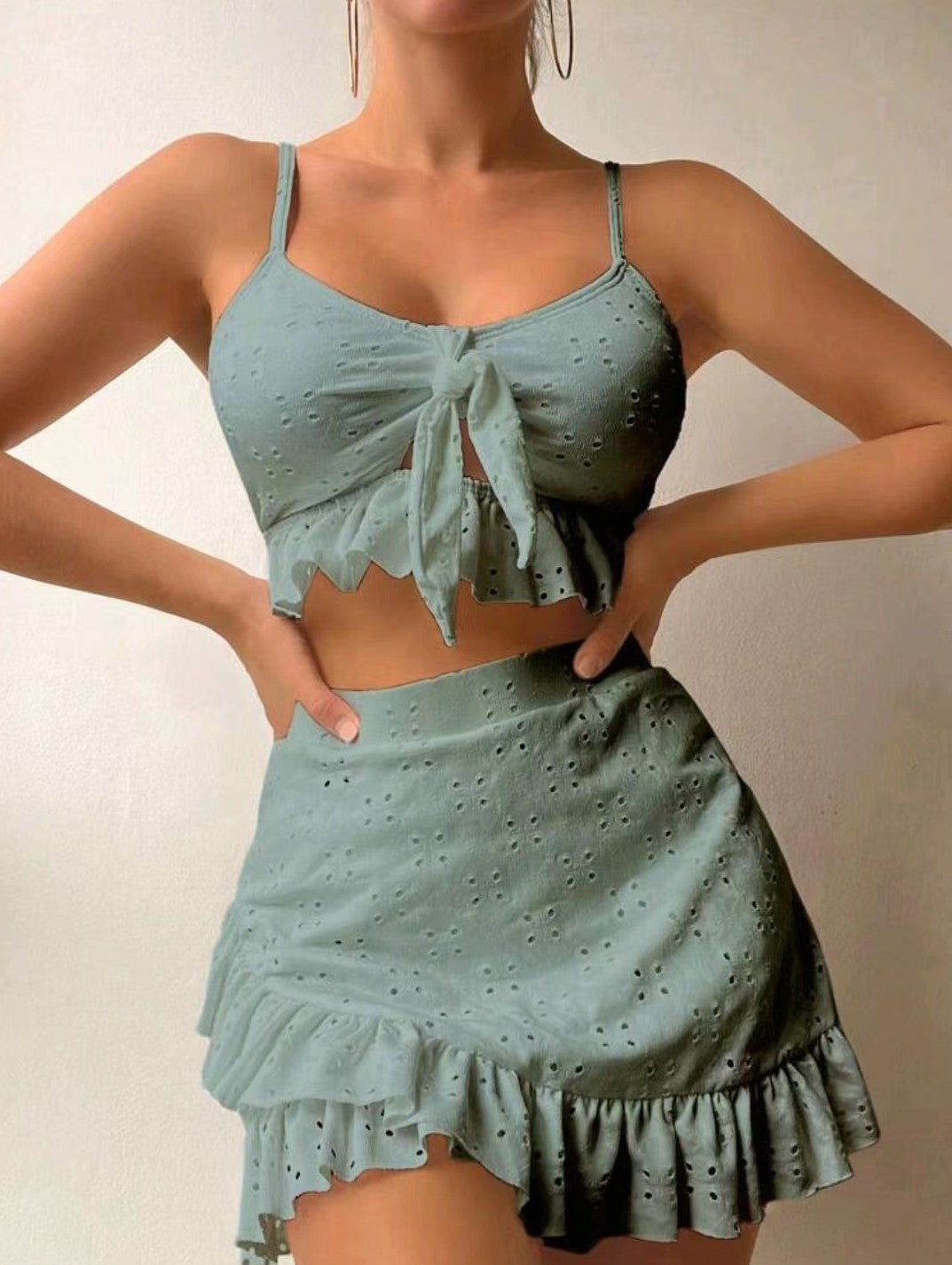 Traje de baño de tres piezas con encaje calado de color sólido sexy a la moda para mujer