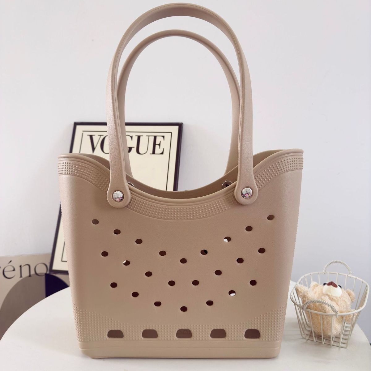 Bolsa de EVA de gran capacidad con diseño moderno y urbano