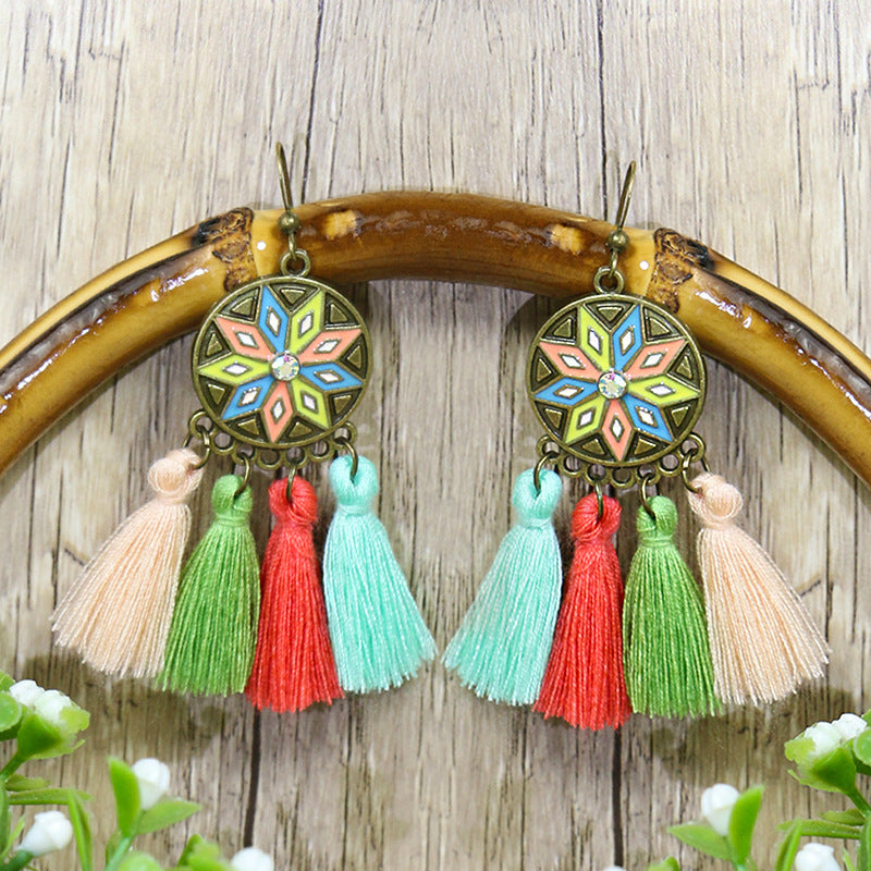 Boucles d'oreilles à pompons créatives de style ethnique bohème rétro