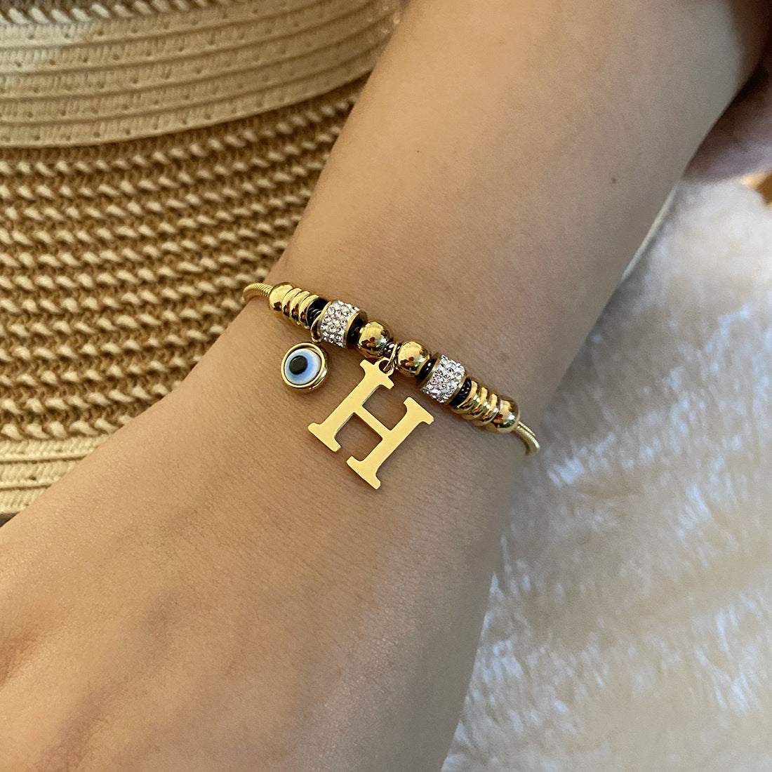 Pulsera de cuentas de acero inoxidable con alfabeto de moda