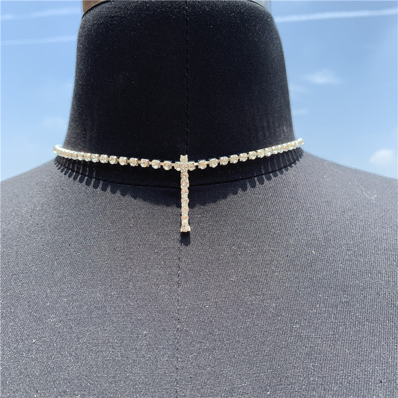 Collar con alfabeto de diamantes de imitación para mujer