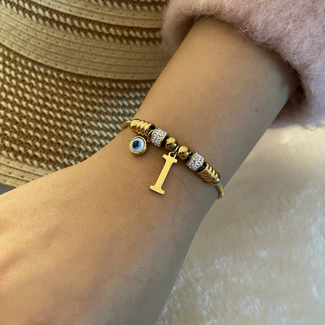 Pulsera de cuentas de acero inoxidable con alfabeto de moda