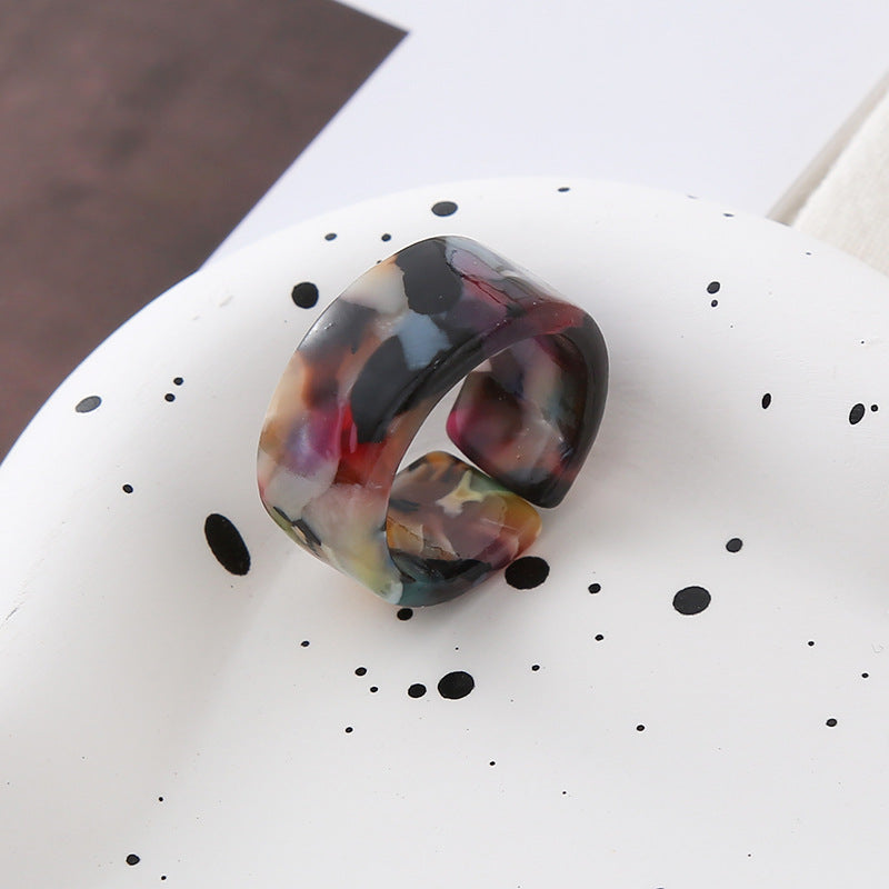 Bague géométrique multicolore en acrylique pour femme - Accessoire élégant